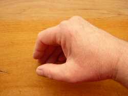 Healing a hand scratch with aloe